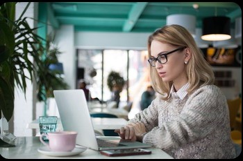 Vrouw zoekt Man online